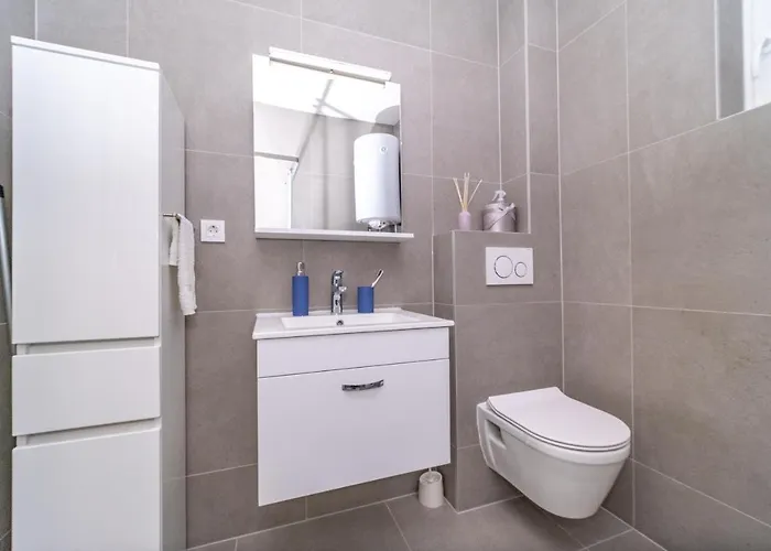 Spacious One Bedroom Lana *