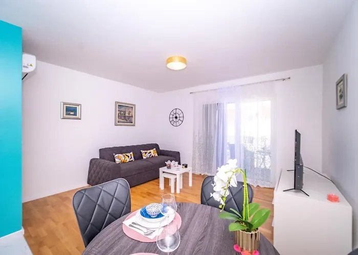 Apartment Spacious One Bedroom Lana *
