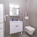Spacious One Bedroom Lana *