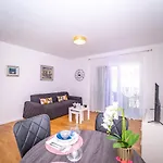 Daire Spacious One Bedroom Lana *