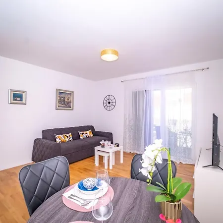 Apartamento Spacious One Bedroom Lana *
